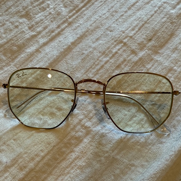 Ray-Ban Classic Gold Glasses with Black Case - Picture 2 of 6